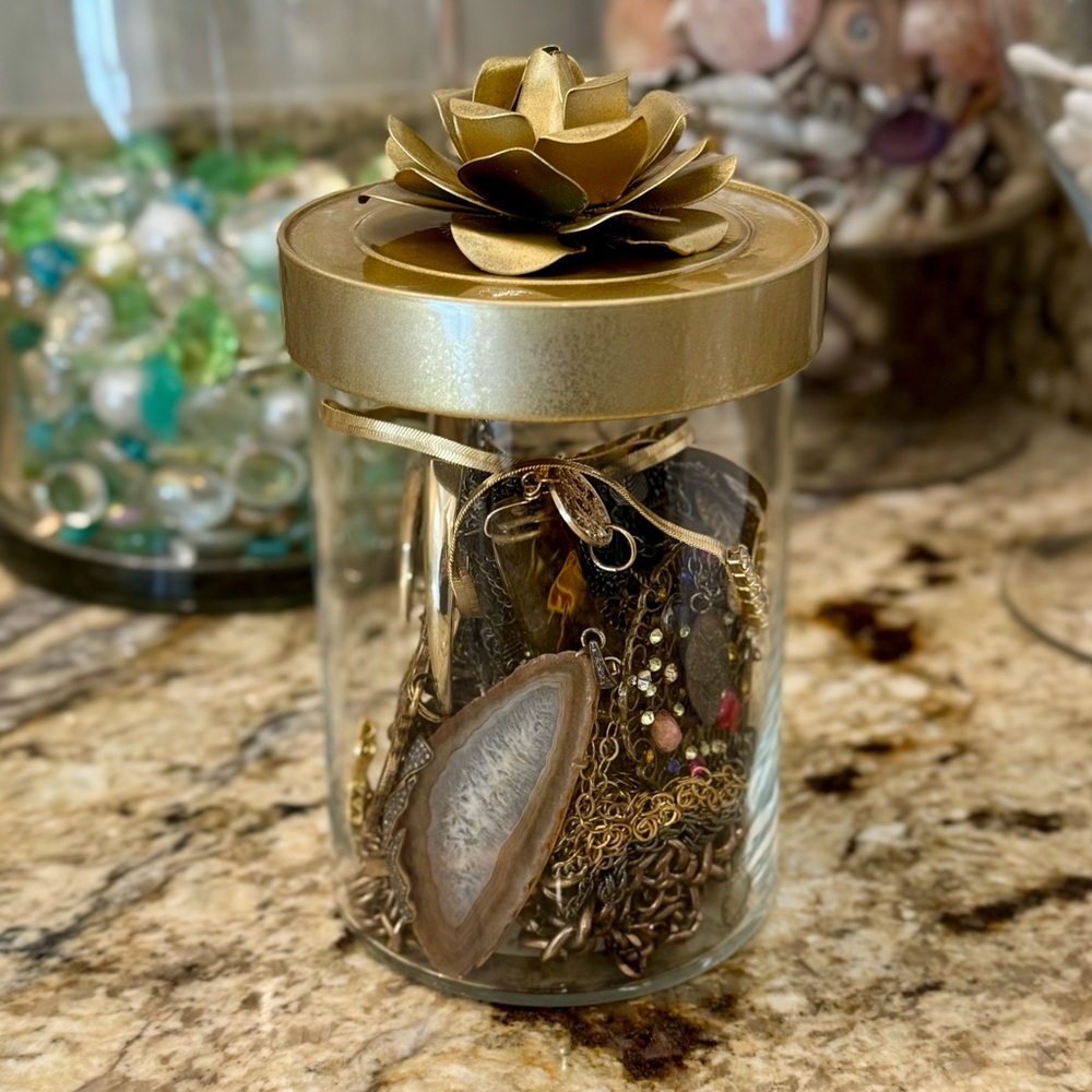 Mystery Glass Jewelry Jar with Hand Painted Gold Lid and Magnetic Metal Flower - Picture 3 of 4
